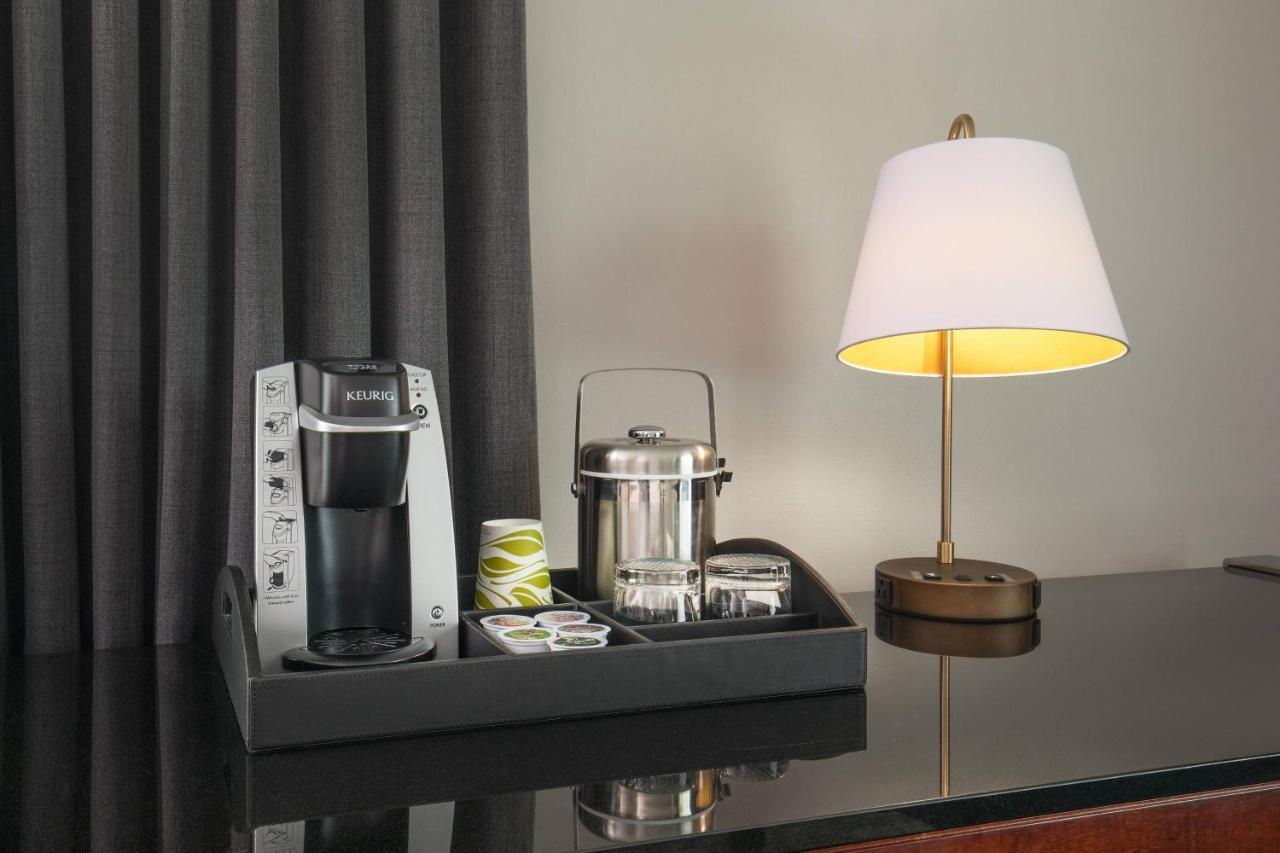 Le Meridien Boston Кеймбридж Екстериор снимка