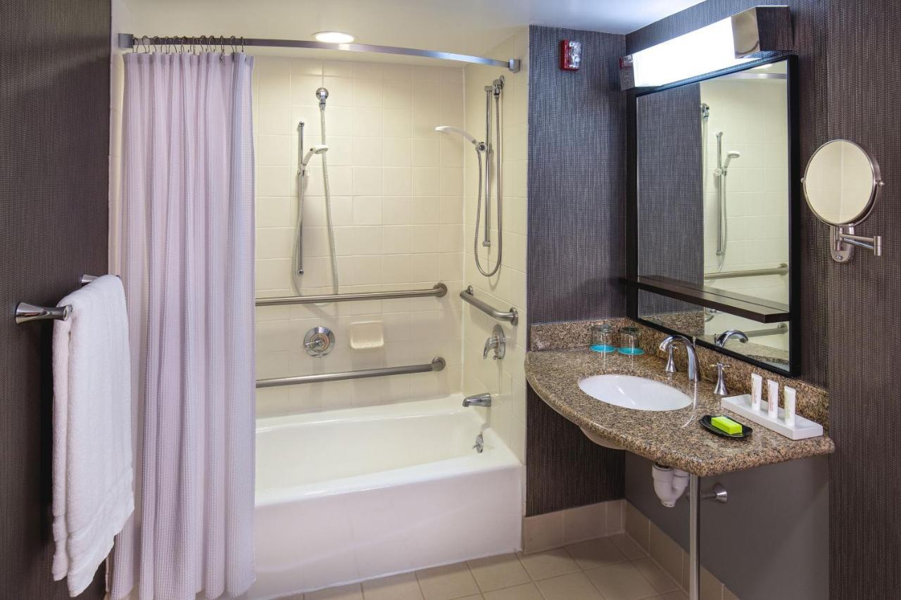 Le Meridien Boston Кеймбридж Екстериор снимка
