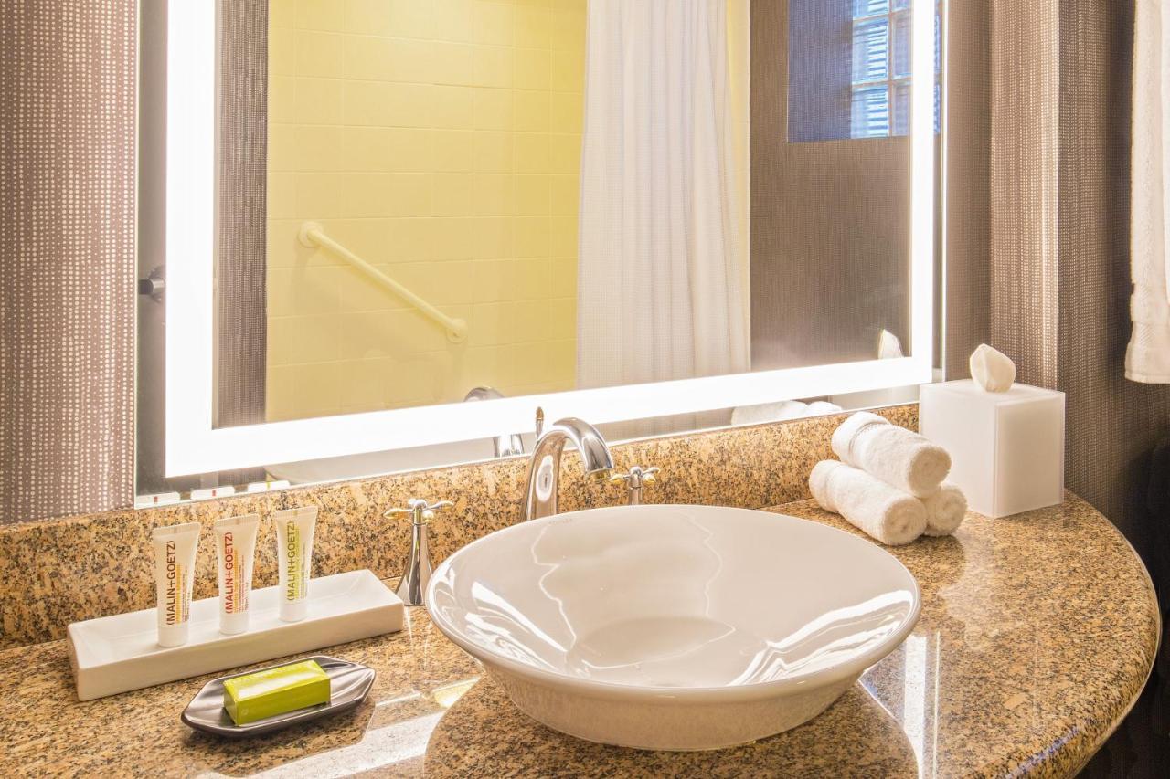 Le Meridien Boston Кеймбридж Екстериор снимка