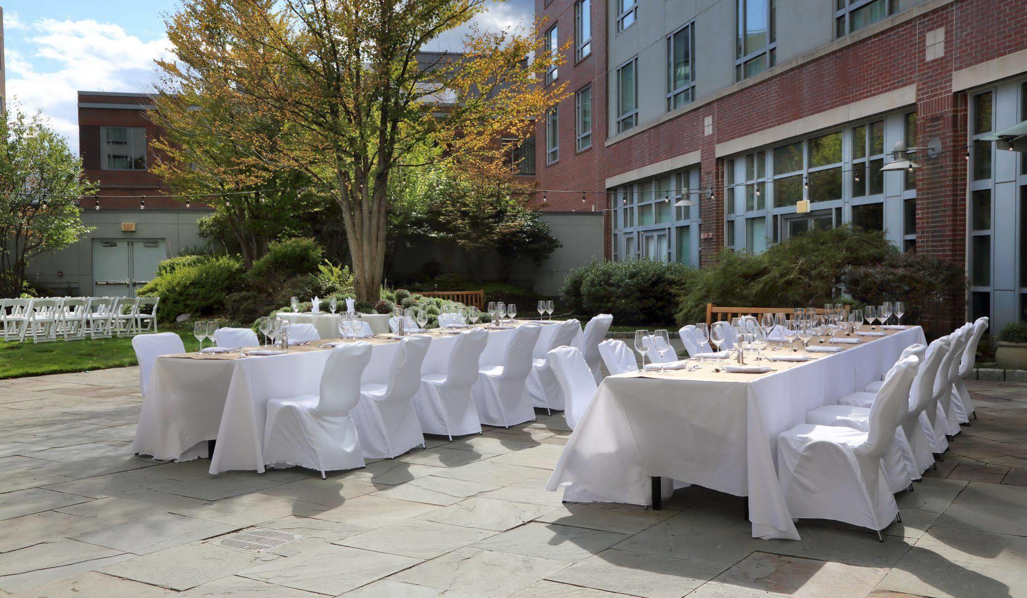 Le Meridien Boston Кеймбридж Екстериор снимка